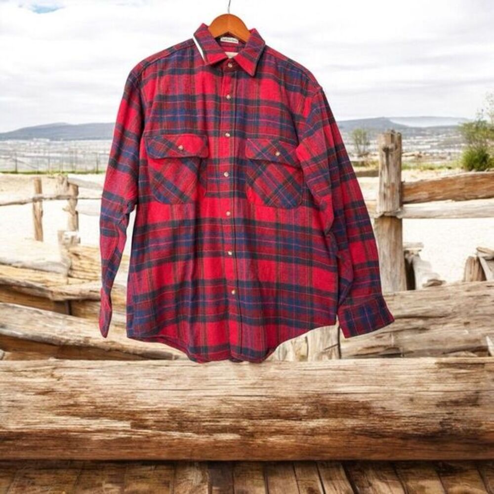 Northwest Territory Button Up Flannel Shirt Men's Medium‎ Red & Blue Plaid